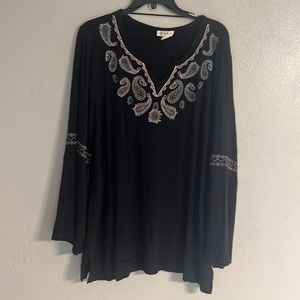 Style and Co. women’s 1X black, long sleeve shirt paisley embroidery, V-neck